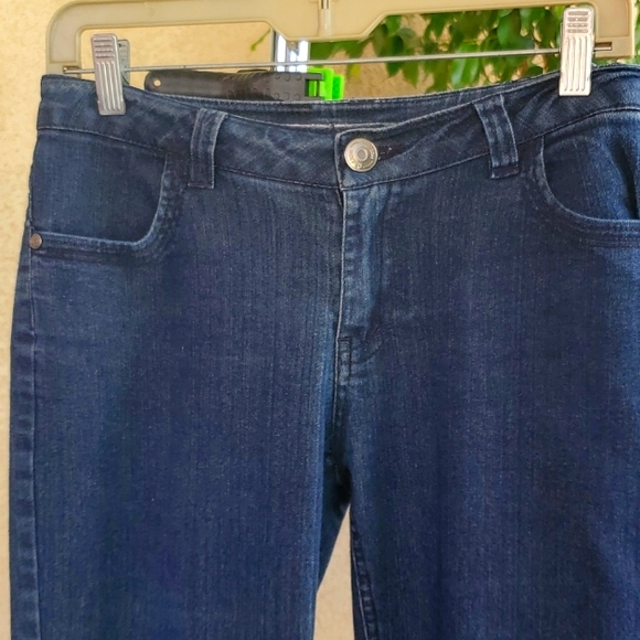RELEDITAS, MID-RISE, SKINNY LEG, DARK DENIM JEANS SIZE 9 - Picture 2 of 5